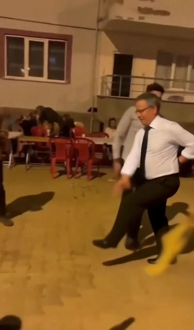 Düğün Dansı (Bu İşin Mucidi Bu)